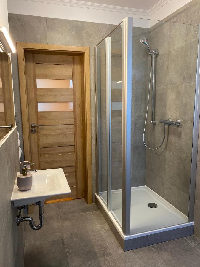 Schöne drei Raumwohnung. Hell,stilvoll, gemütlich. Borna Exterior foto
