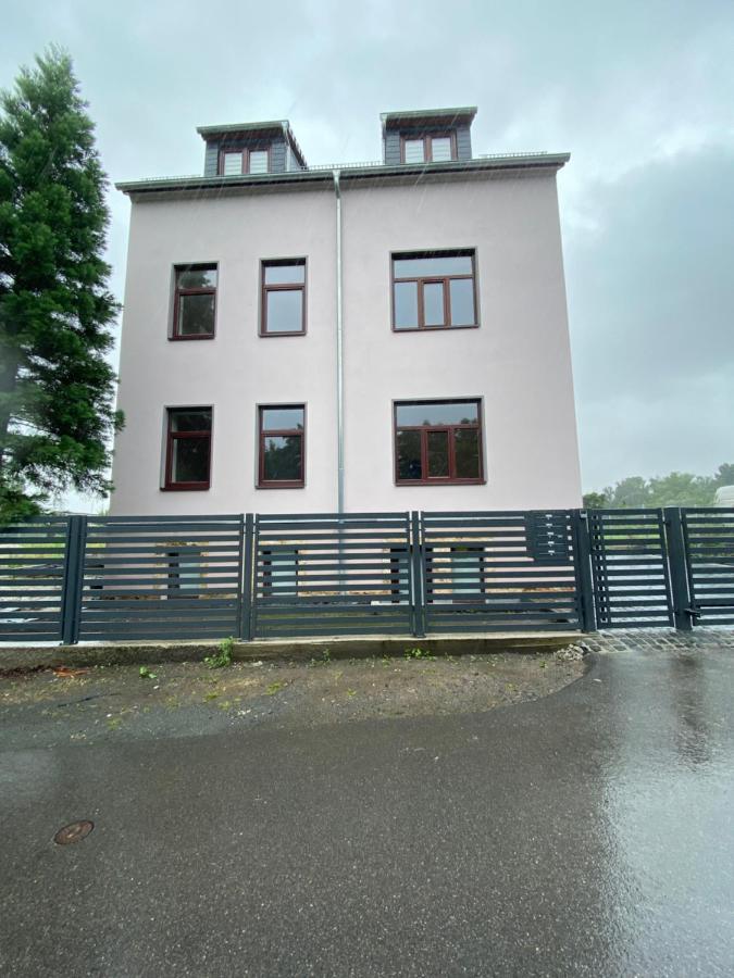 Schöne drei Raumwohnung. Hell,stilvoll, gemütlich. Borna Exterior foto